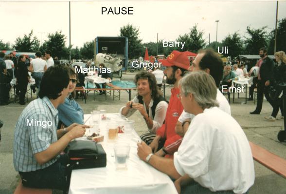 b09.jpg (39361 Byte)